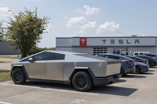 Jalón de orejas: Superintendencia le ordenó a Tesla ajustar información sobre tiempos de entrega en Colombia
