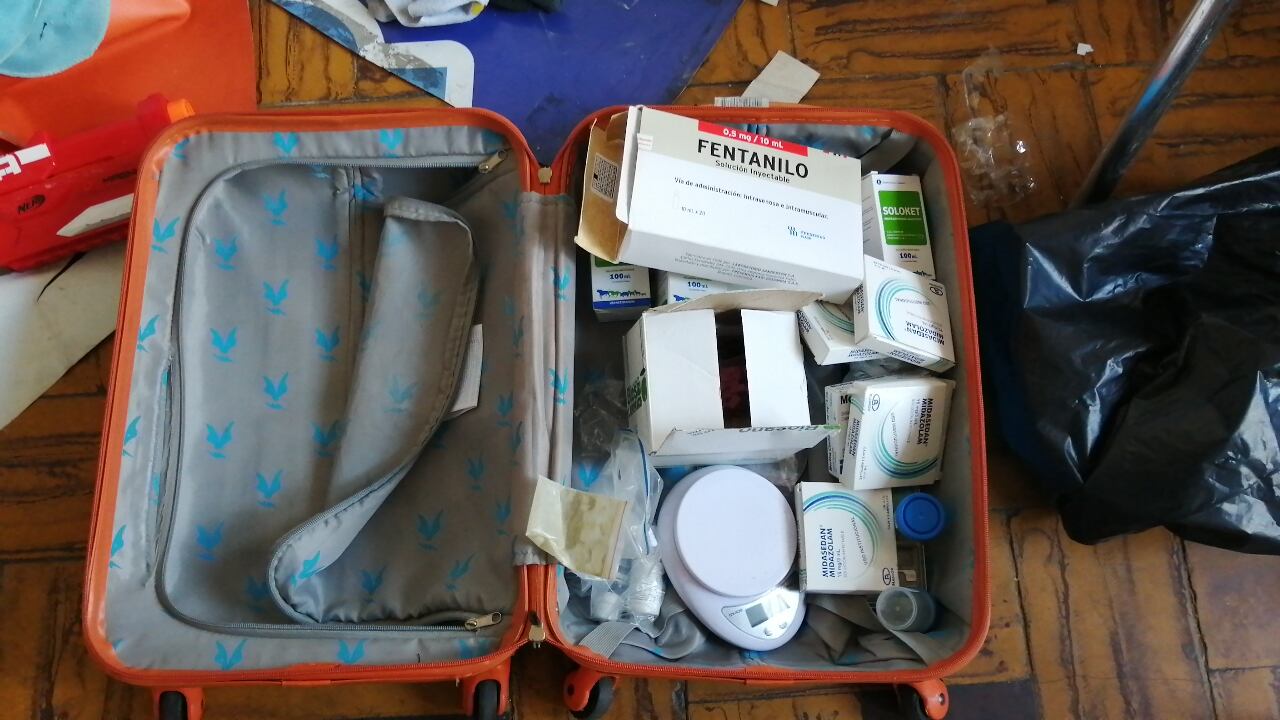 Detrás de una fachada en el boulevar del río la policía metropolitana de Cali descubrió un laboratorio de estupefacientes.