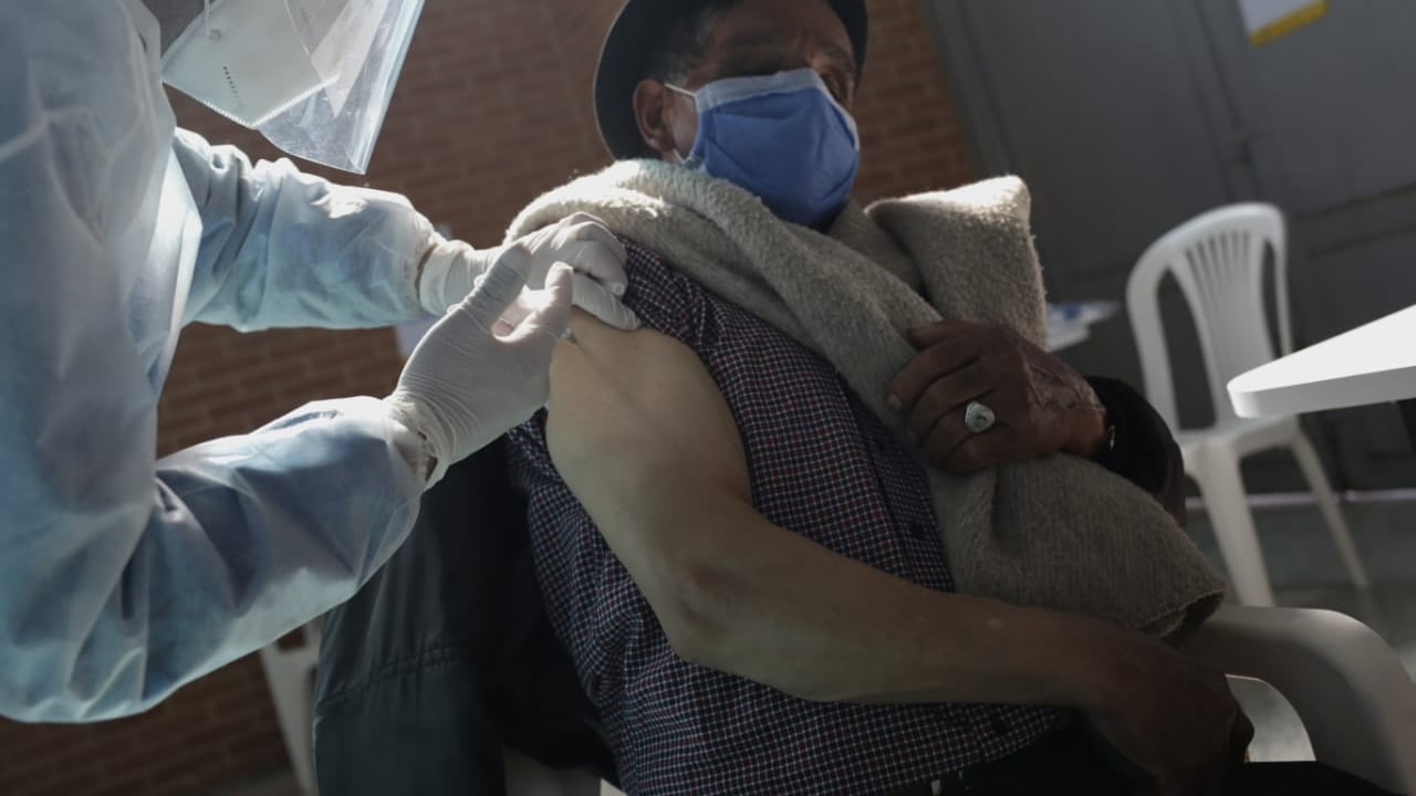 vacunación en los coliseos de Bogotá