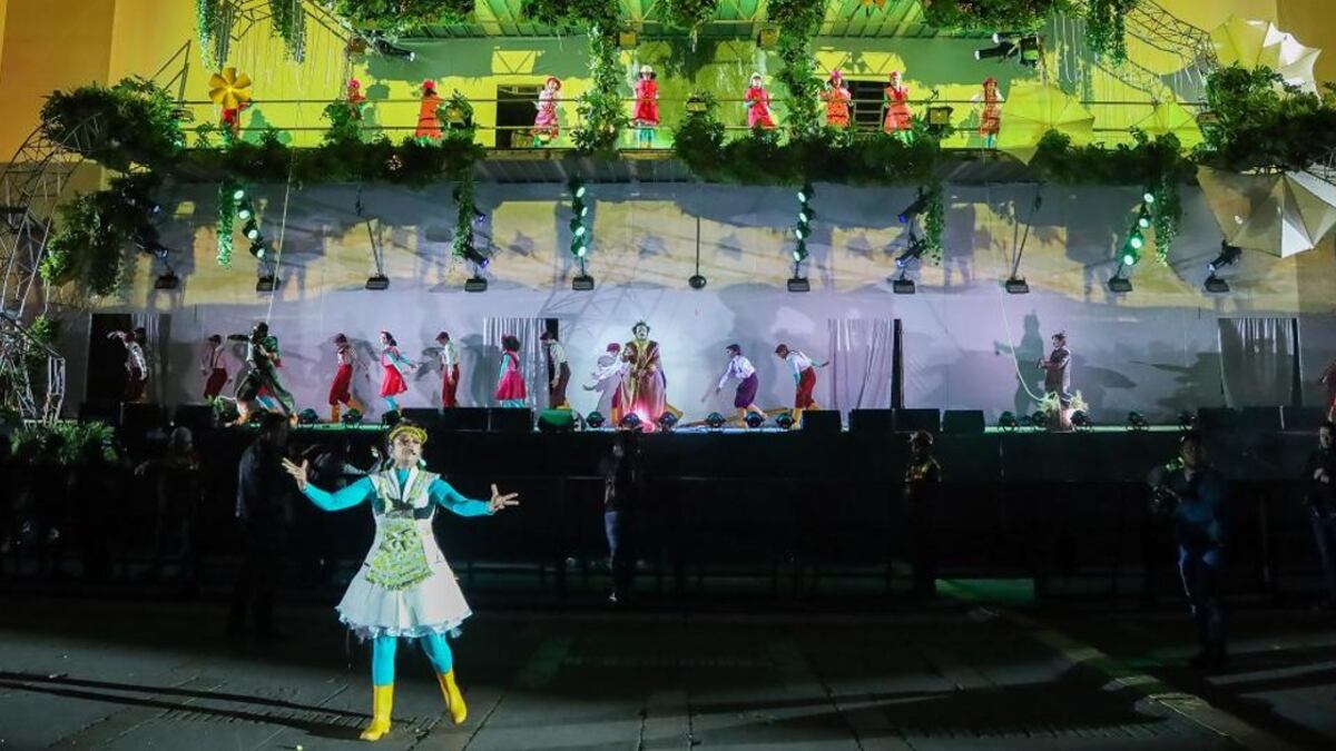 Escena del 'Árbol de la Abundancia' show de Navidad.