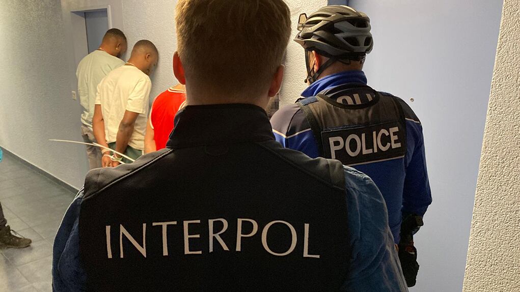 Instalan oficina permanente de Interpol en Medellín