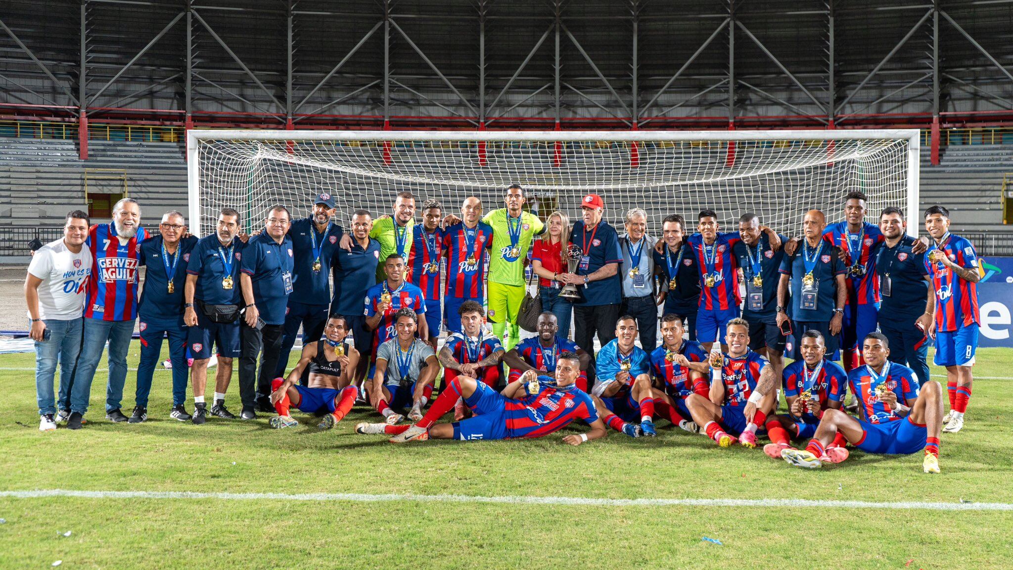 Cuatro futbolistas de Unión Magdalena se despidieron tras lograr el ascenso, incluyendo al capitán