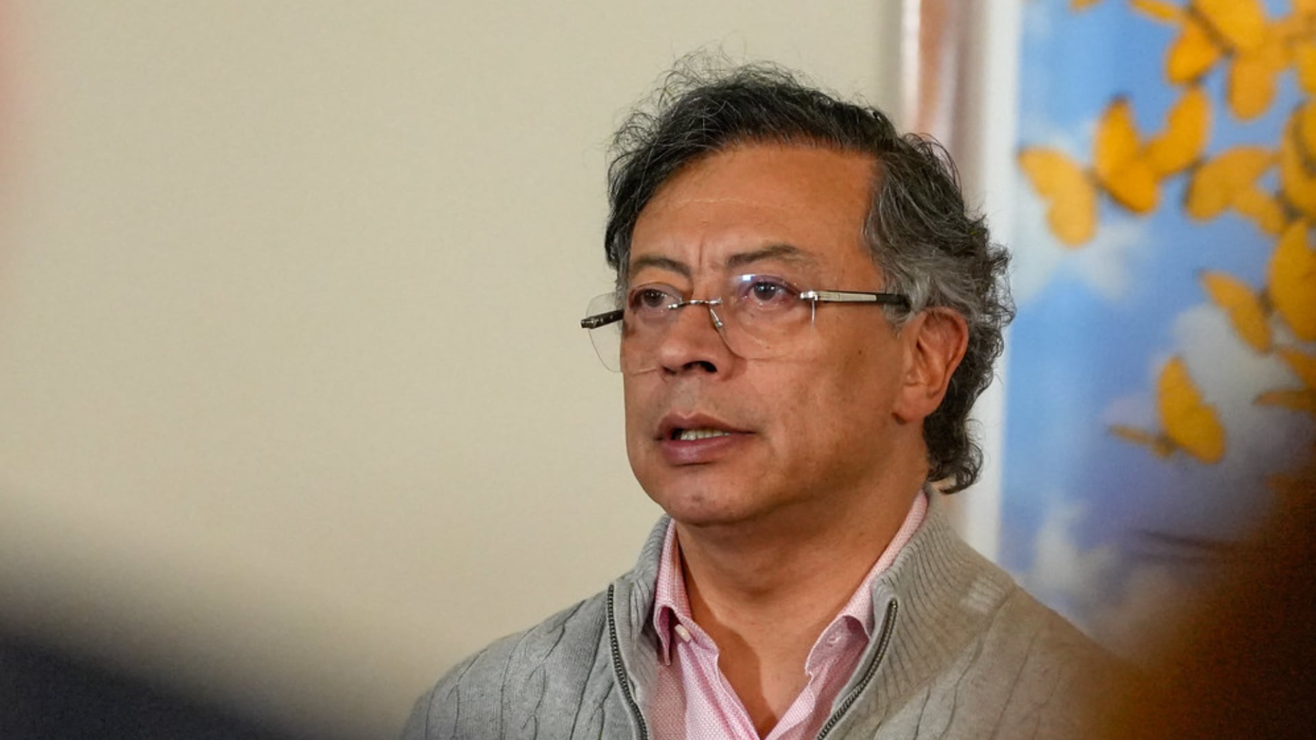 Petro dice que bomba encontrada es de Ecuador