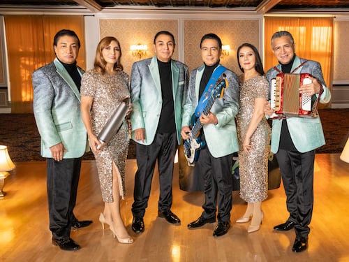 La banda de cumbia: Los Ángeles Azules anuncian su esperada llegada a Colombia