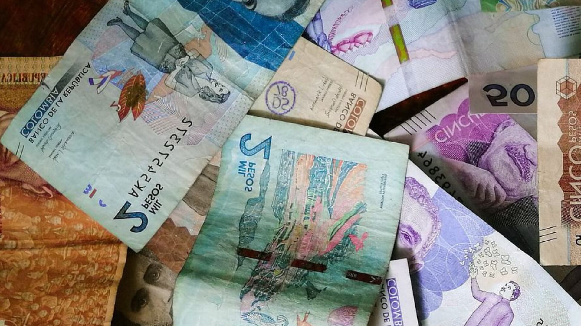 Billete de dos mil puede valen más de un salario mínimo diario