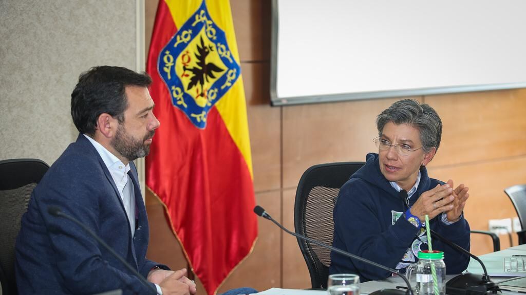 Vía Aló Claudia López y Carlos F. Galán