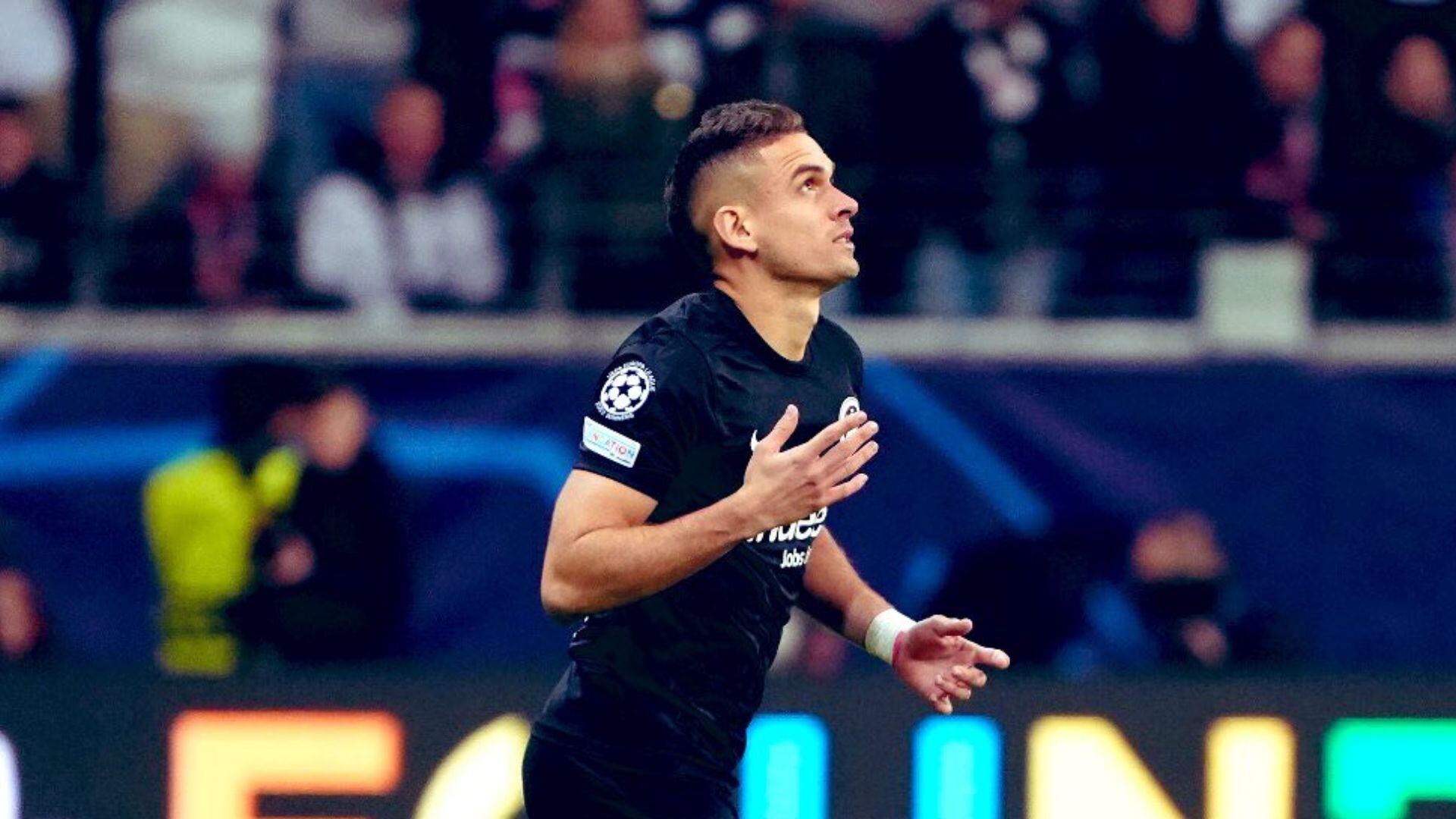 Rafael Santos Borré podría dejar el Eintracht Frankfurt en e próximo mercado.