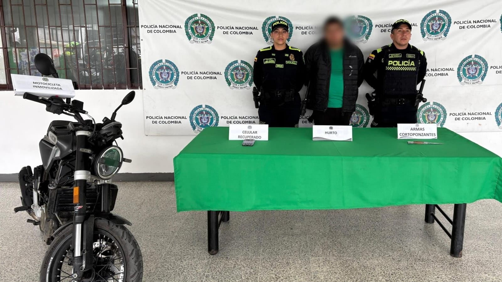 Capturado en Barrios Unidos un motoladrón que usaba identidad falsa y era buscado por homicidio