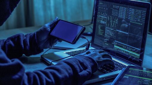 Columnista recibió amenazas y debió salir del país