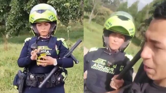 Foto de la patrullera de la Policía en Bogotá que golpeó con bolillo a un hombre.