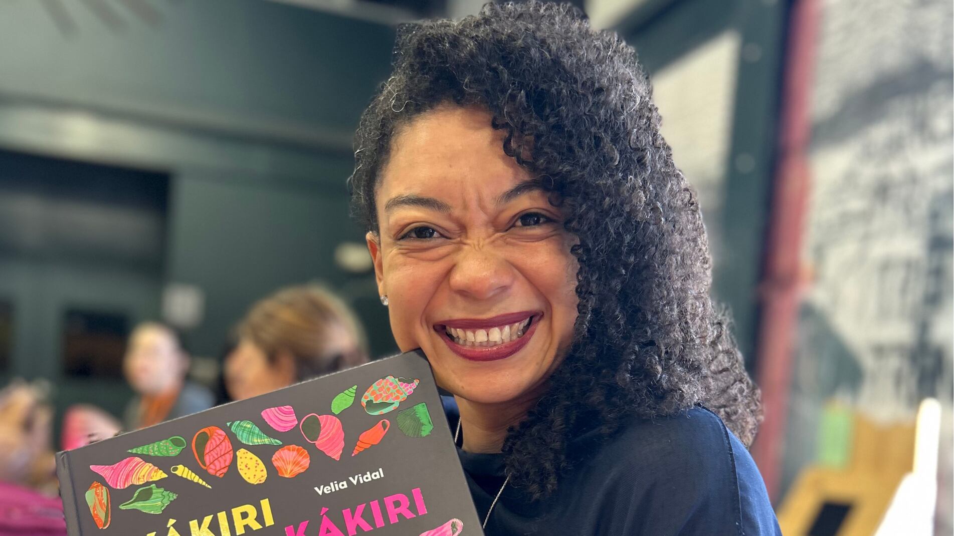 Velia Vidal y su libro infantil