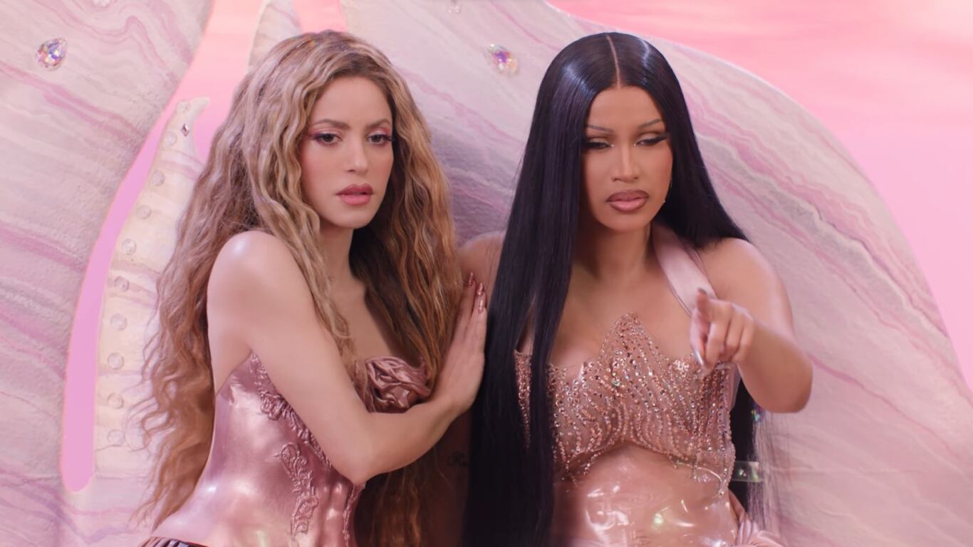 Los fans de Shakira aseguran que el lanzamiento de ‘Las Mujeres Ya No Lloran’ se ha visto empañado por un mal manejo de una persona cercana.