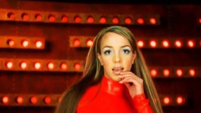 El tema 'Opps! I Did It Again' de Britney Spears tras 22 años de su lanzamiento ahora un elemento básico en la música pop