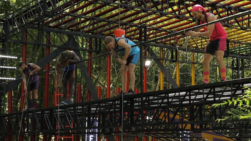 El participante del Desafío The Box tiene una cuenta en la denominada página azul en la que se muestra como Dios lo trajo al mundo.