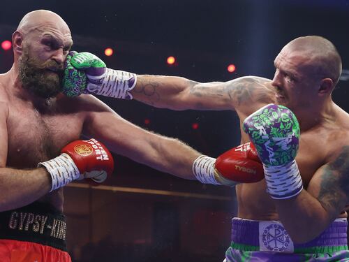 Oleksandr Usyk deja sin revancha a Tyson Fury y se mantiene como el rey de los pesos pesados