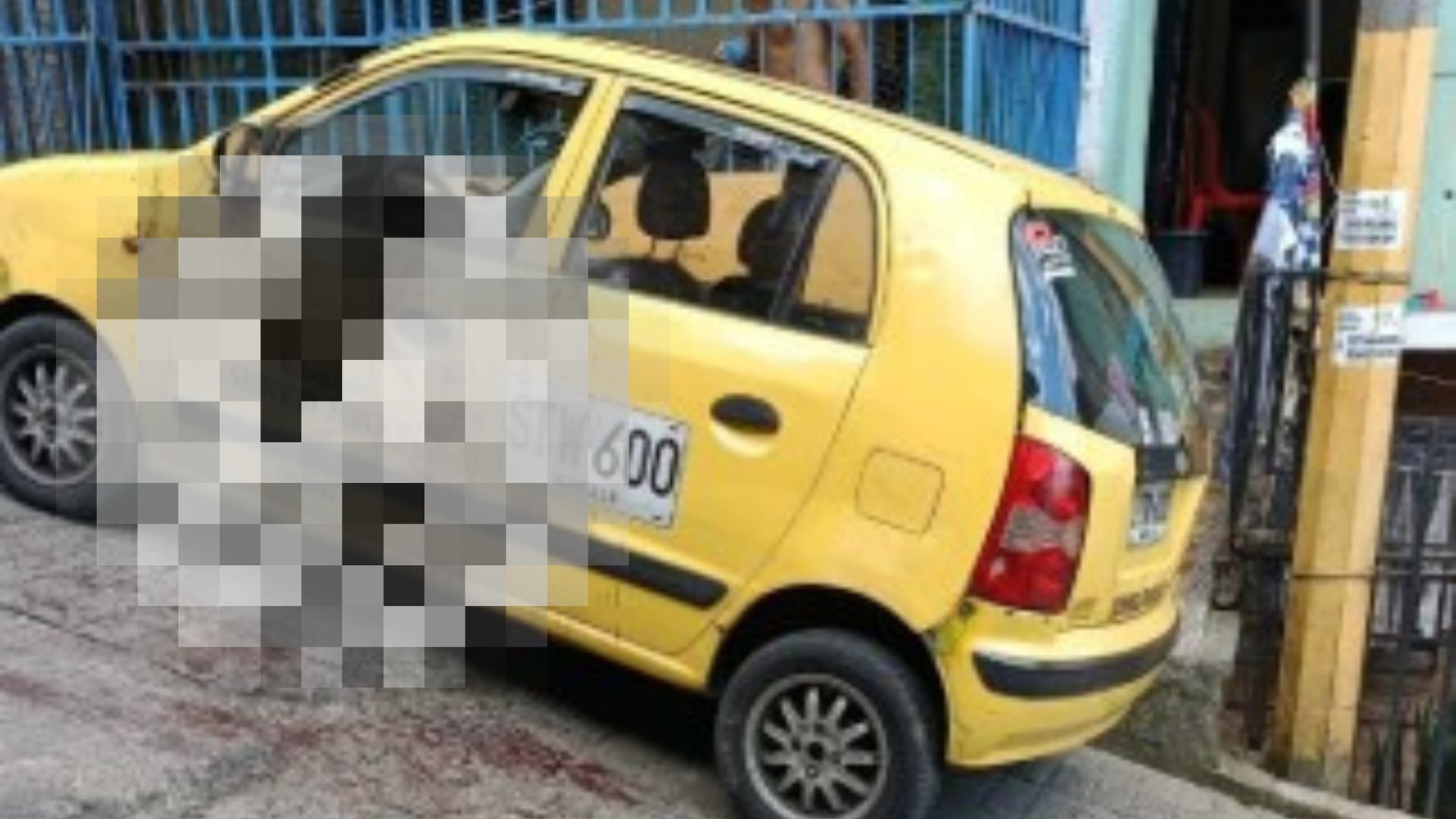 Conductor de taxi agredido con arma blanca en Medellín