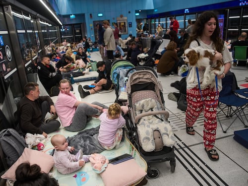 “Sufrimos hoy”, Misiles iraníes obligan a israelíes a resguardarse en refugios tras ataques y bombardeos