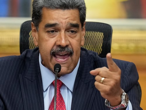 Funcionarios y entes de Maduro siguen usando X pese a que él la suspendió en Venezuela