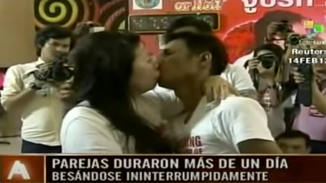 el beso más largo de la historia pantallazo tomado de youtube