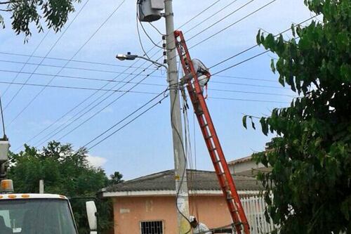 Karma instantáneo: sicario murió luego de asesinar a comerciante y electrocutarse con un cable que le cayó durante la huida