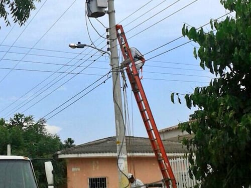 Karma instantáneo: sicario murió luego de asesinar a comerciante y electrocutarse con un cable que le cayó durante la huida