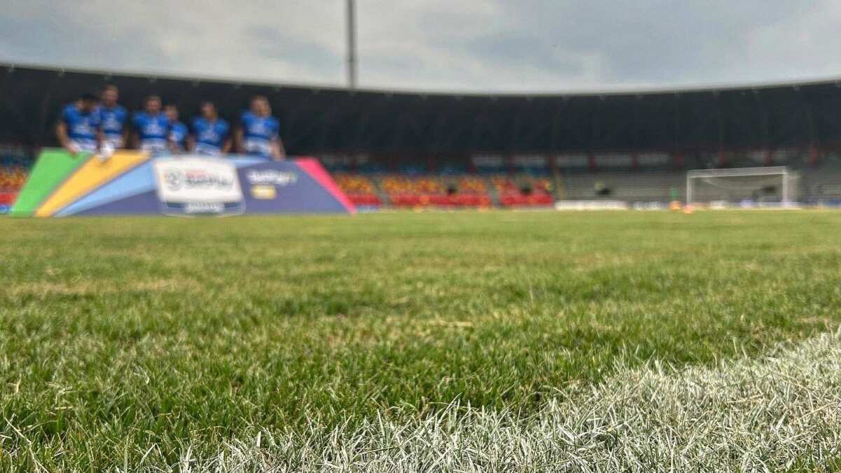 Una ranchera se coló en vez de un himno en los actos de protocolo de partido del FPC