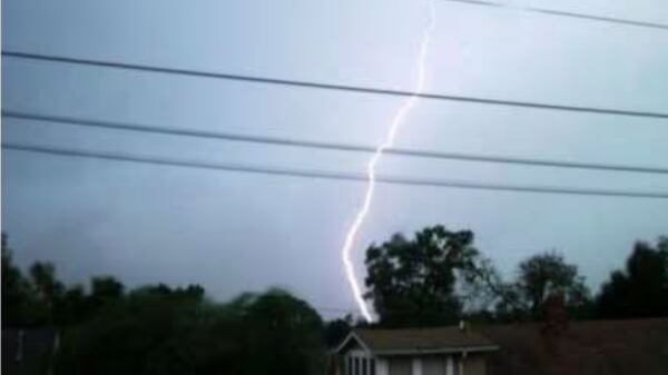 Hombre permanece en estado crítico tras ser alcanzado por un rayo en Santa Marta.