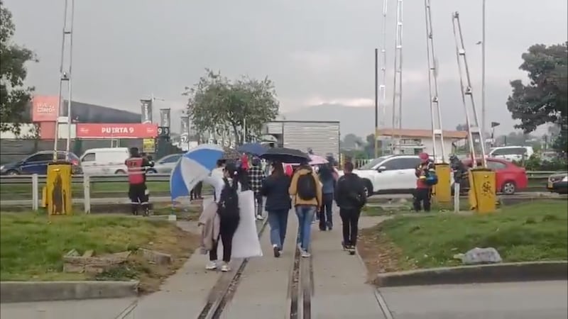 Reportan caos vial en la movilidad de Bogotá por protestas en la calle 26