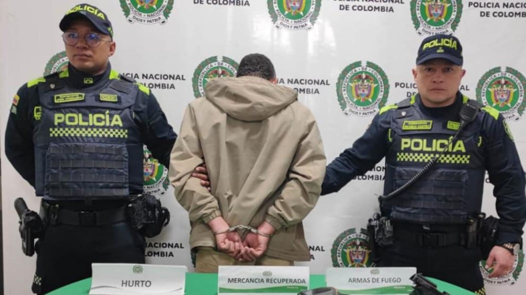 Capturan a señalado atracador de establecimientos de comercio en Fontibón, Bogotá.