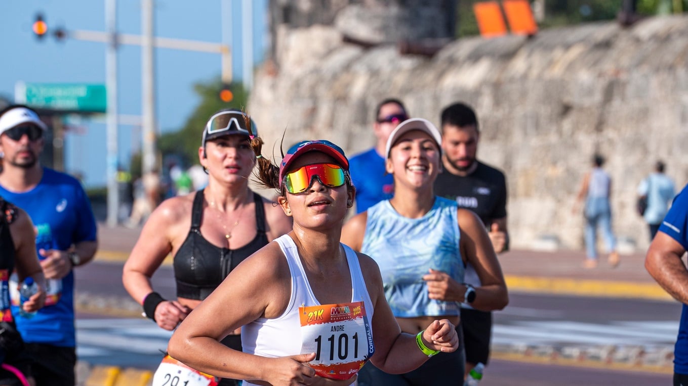 Foto de una participante de la Medía Maratón del Mar en Cartagena.