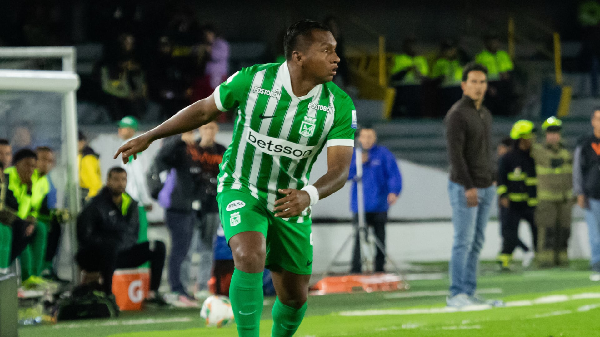 Alfredo Morelos merece ser titular de la Selección Colombia, según Carlos Antonio Vélez