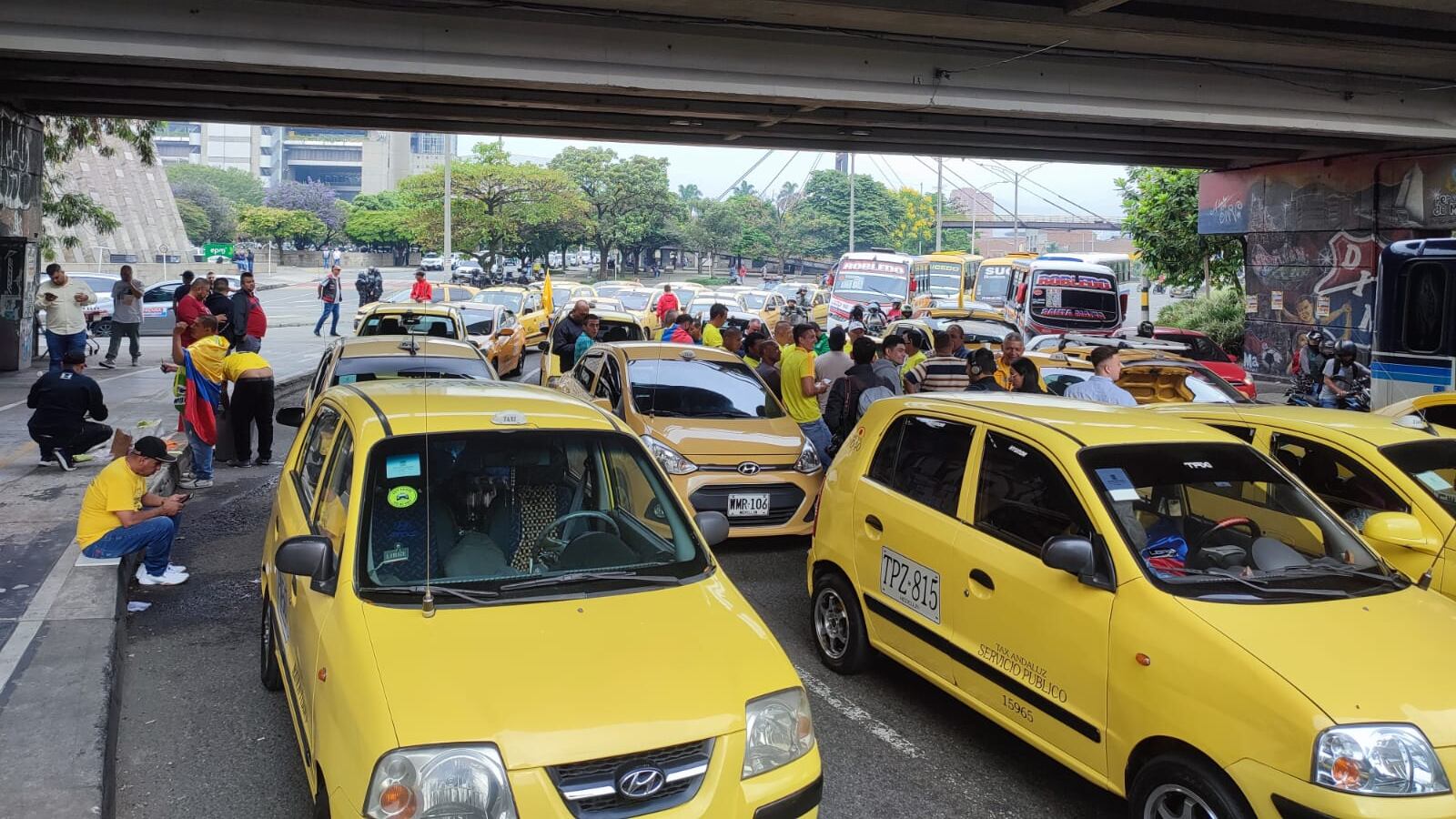 Taxis en Medellín se declararon en paro este 22 de febrero.