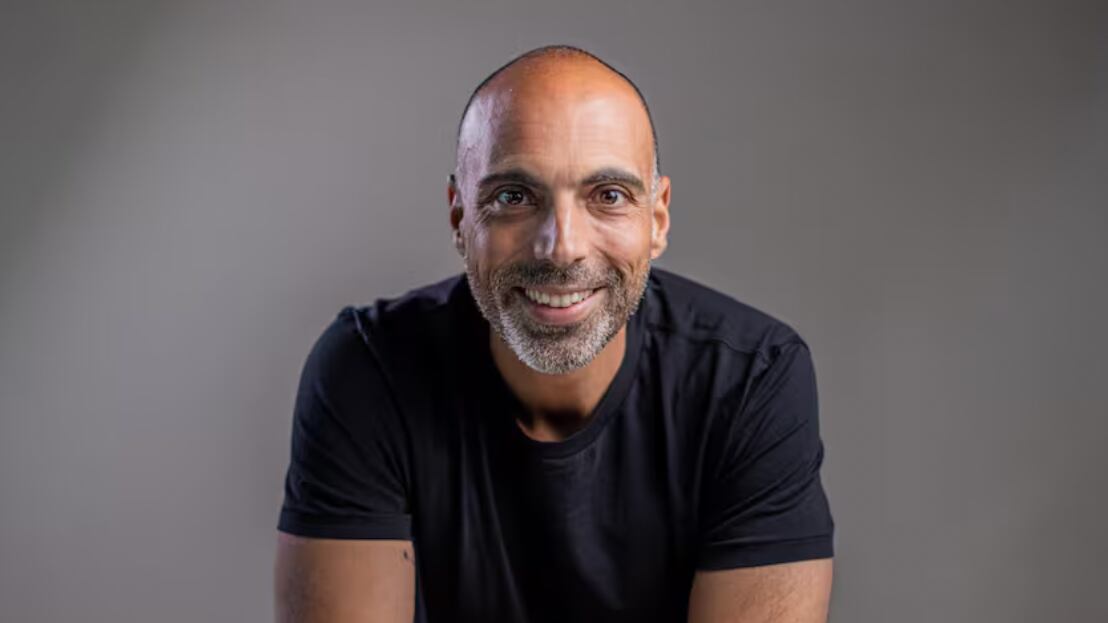 El legado de Chahuán en Publimetro se refleja en su capacidad para anticipar y adaptarse a los cambios del mercado, promoviendo una cultura de innovación y análisis de datos.