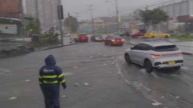 Inundaciones en Bogotá tras fuertes lluvias que se registran este domingo