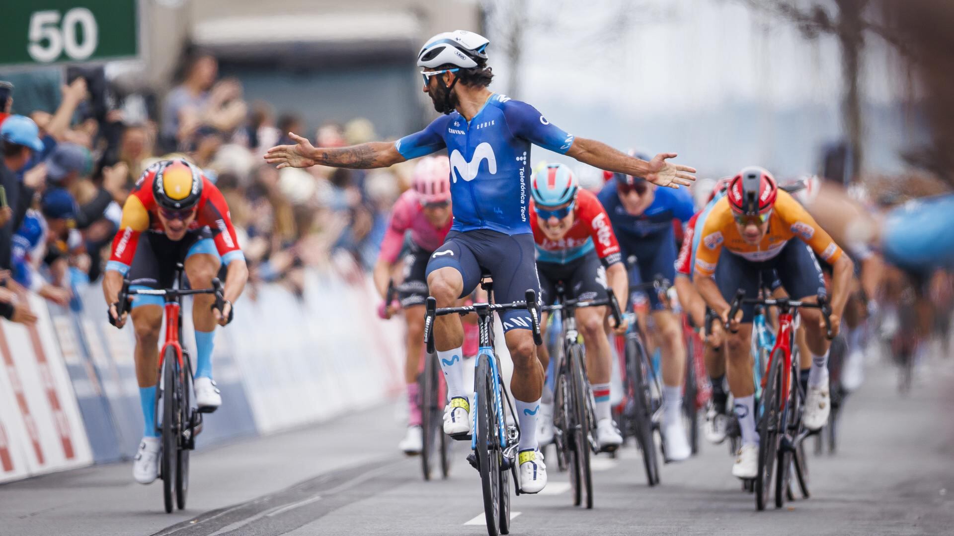 Fernando Gaviria cerró con espectacular victoria en el Tour de Romandía