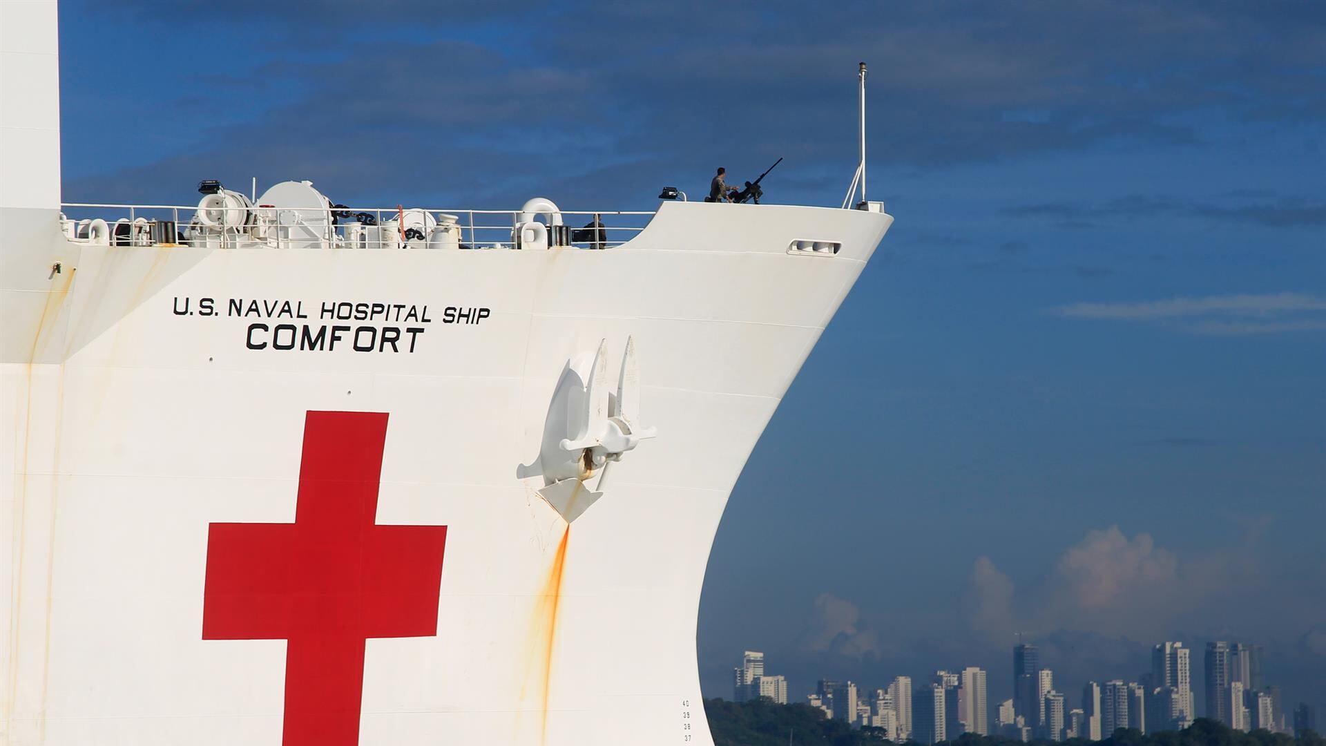 Buque hospital USNS Comfort de la Armada de Estados Unidos en Cartagena.