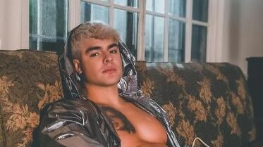 Carlos Feria, influencer colombiano, es acusado de maltrato y abuso sexual contra su hija.