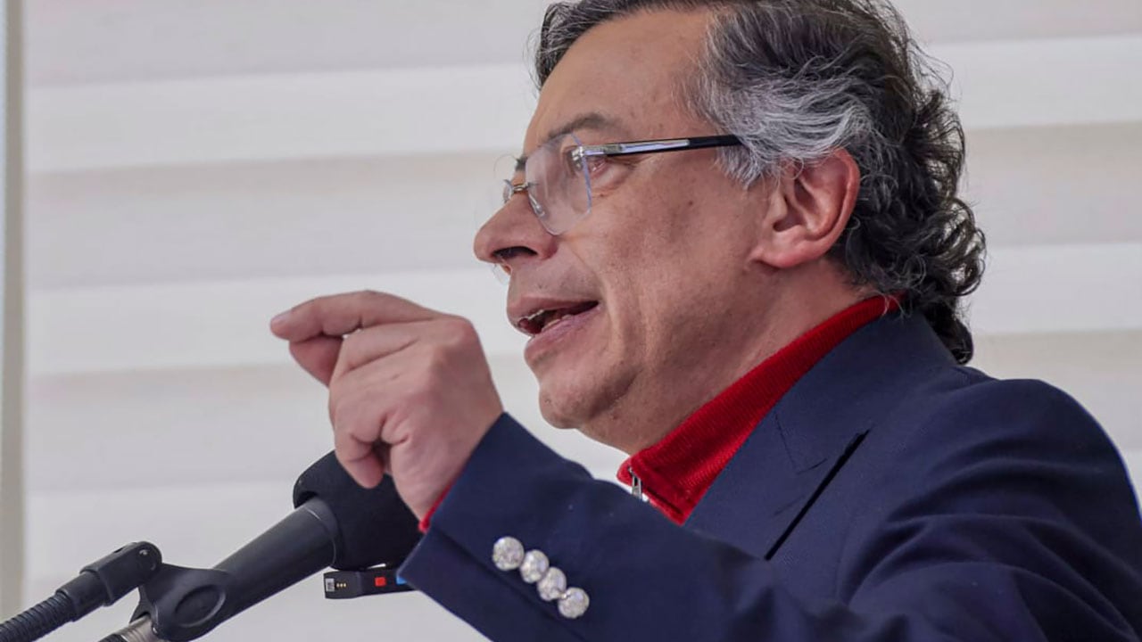 Petro confirmó que ya empezó a regir la jornada laboral diurna hasta las 7 de la noche.