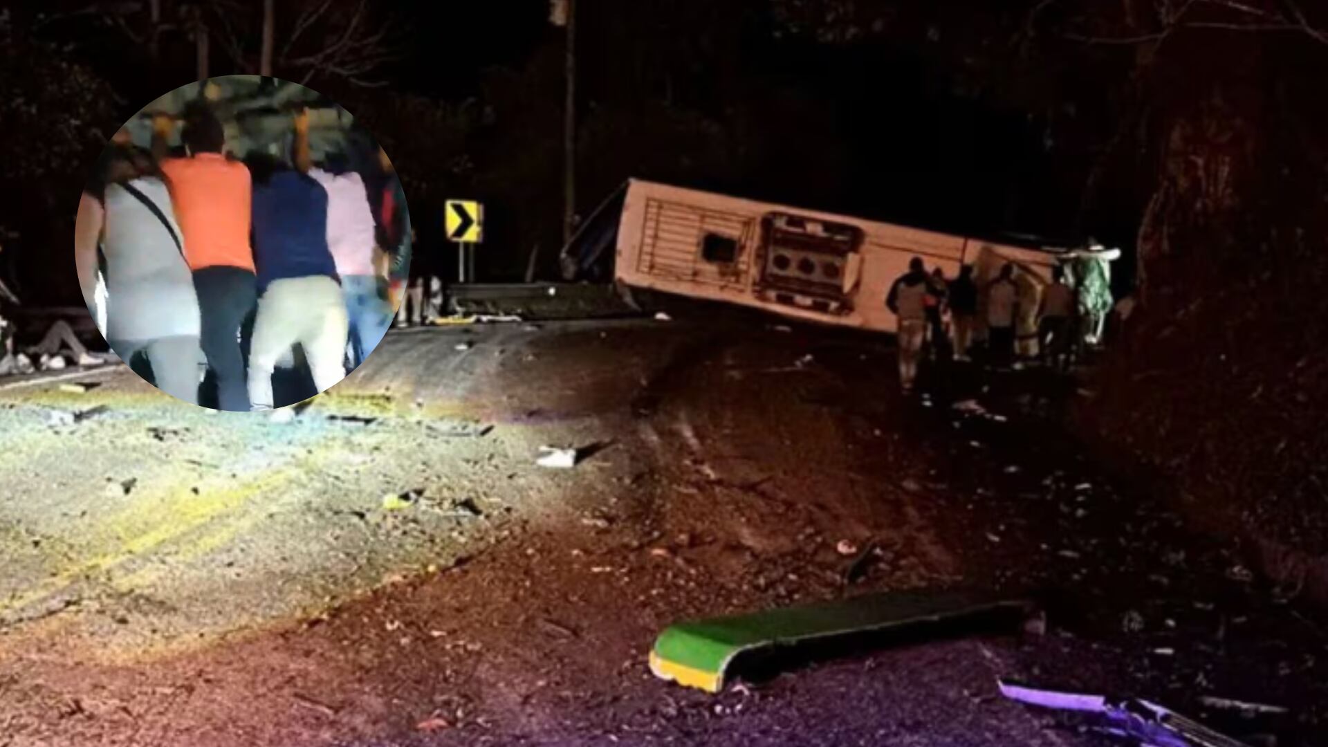 Así se vio el volcamiento de un bus de turismo en la vía a la costa