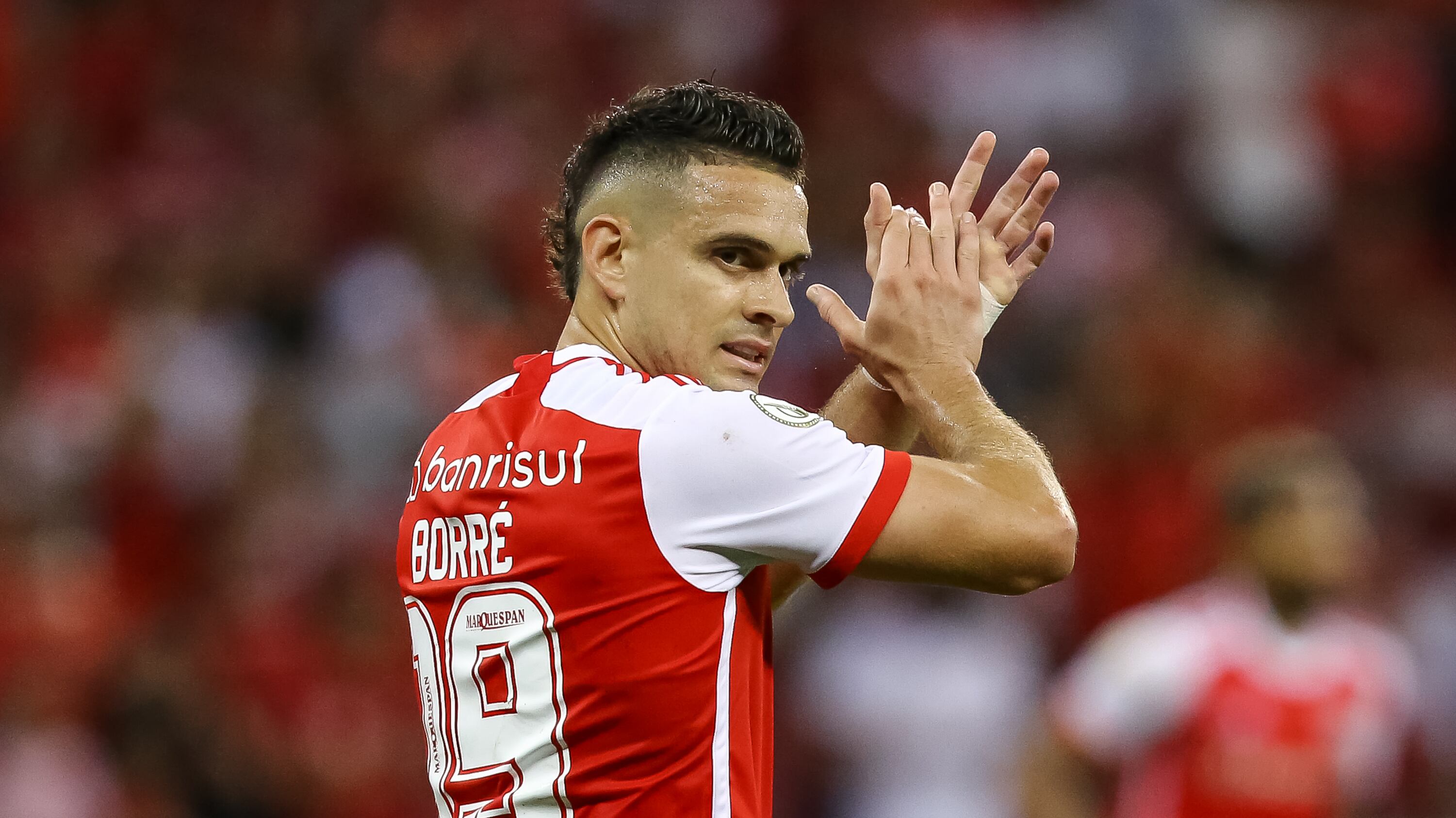 Borré celebró con gol su convocatoria a Colombia, pero el árbitro dañó la fiesta