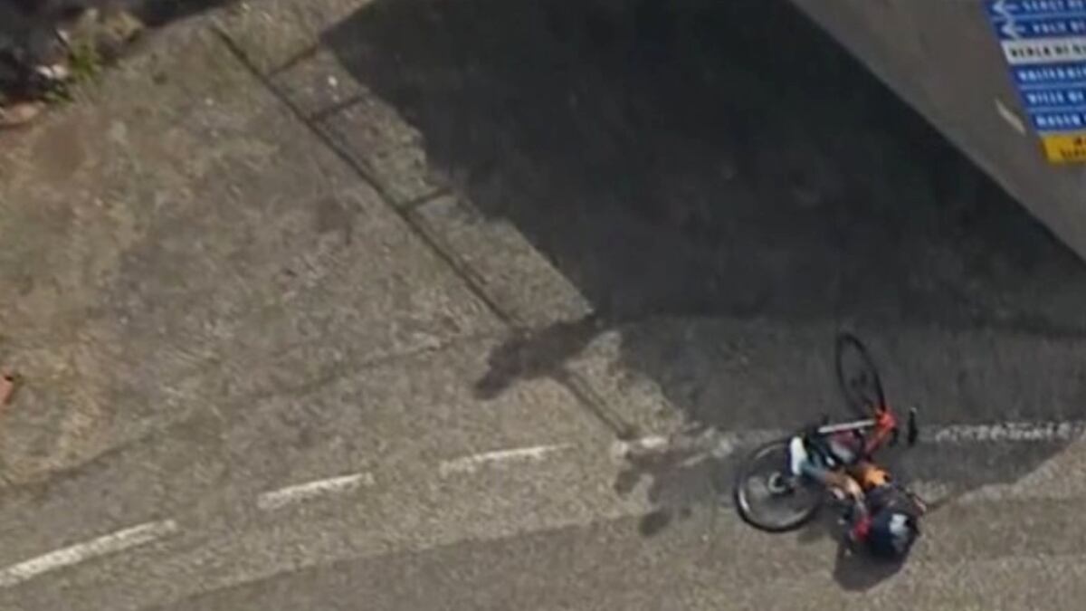 Santiago Buitrago sufrió dura caída en la etapa 17 del Giro de Italia