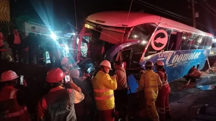 Foto accidente de un bus en Cundinamarca.