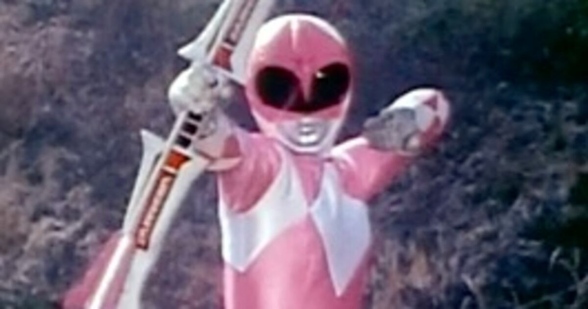 ¡Única! Mira cómo luce la primera Power Ranger rosa a sus 45 años ...