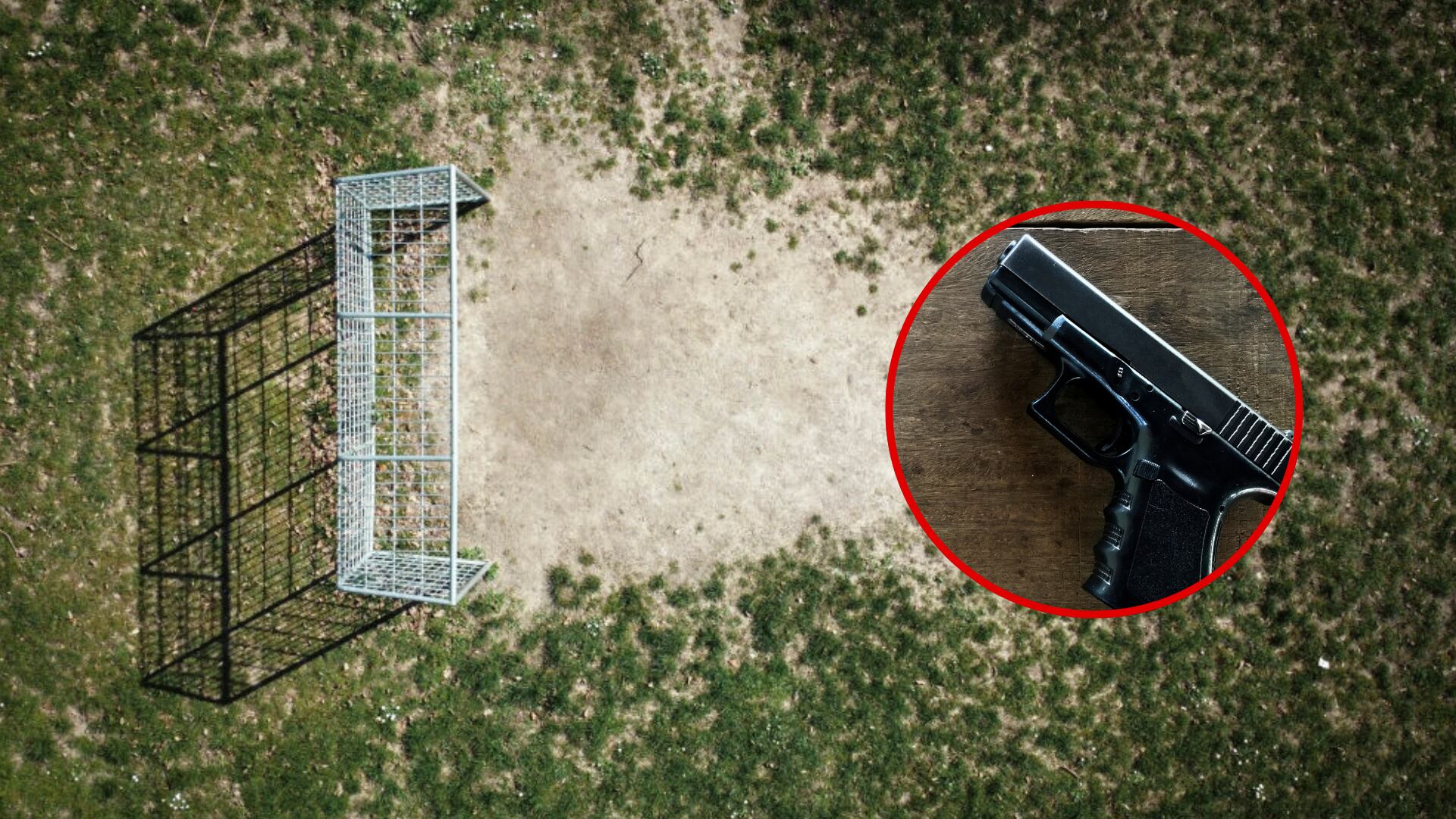 Cancha de fútbol y arma