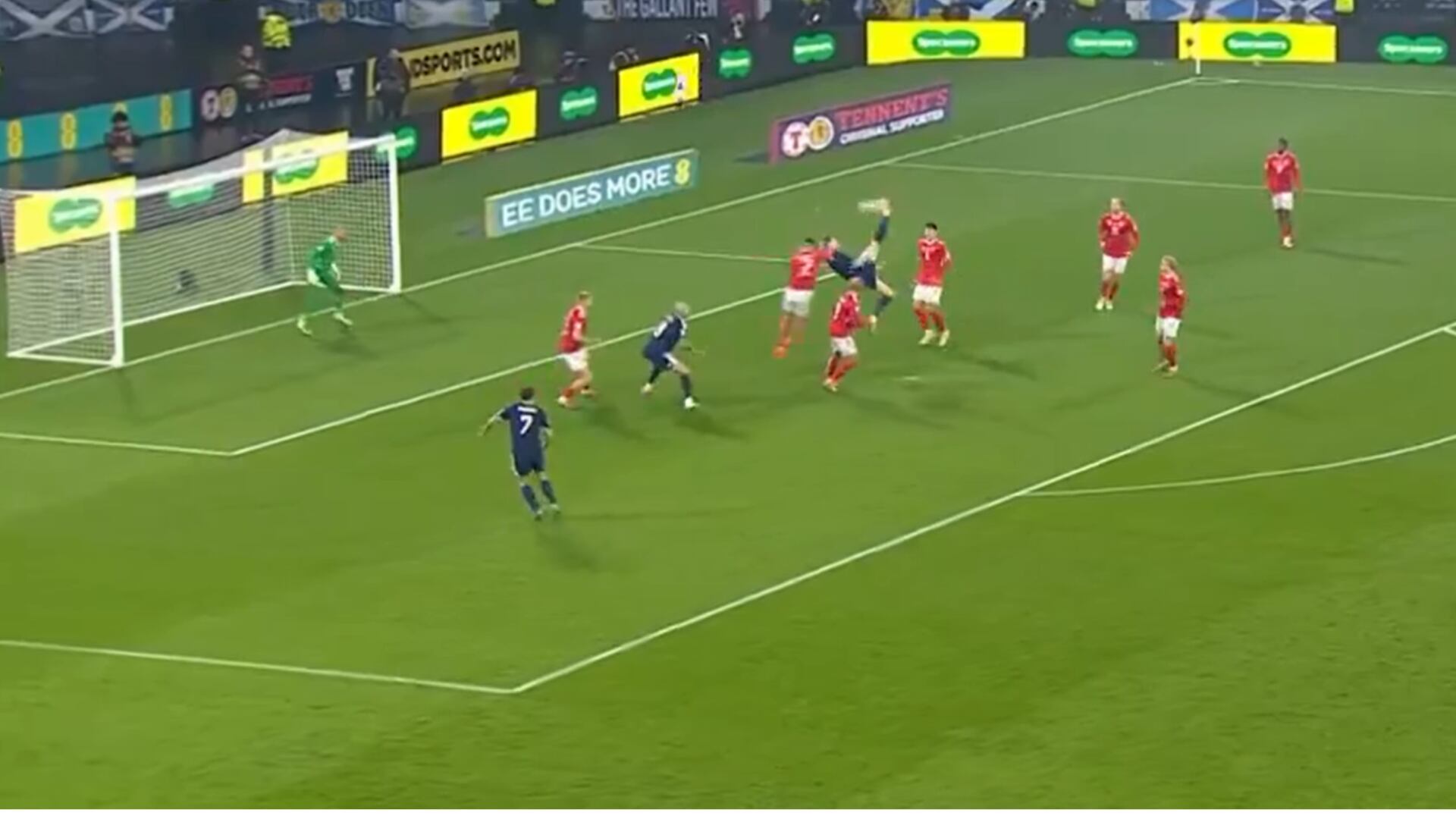 Espectacular gol de chilena antes de los 3 minutos que valió la clasificación al Mundial