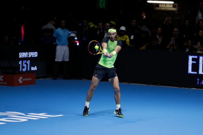 Rafael Nadal VS Casper Ruud durante su juego de exhibición en el Coliseo Live en Bogotá.