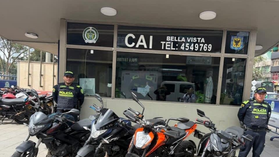 GPS delató desguazadero oculto tras una barbería en Kennedy
