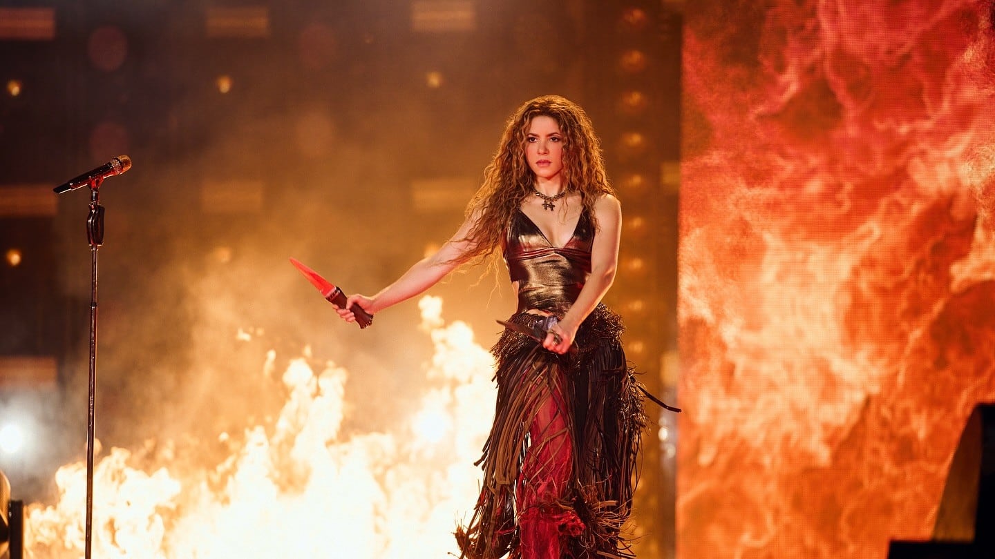 Shakira llegó hasta con 10 mandamientos para su manada en ‘Las Mujeres Ya No Lloran’