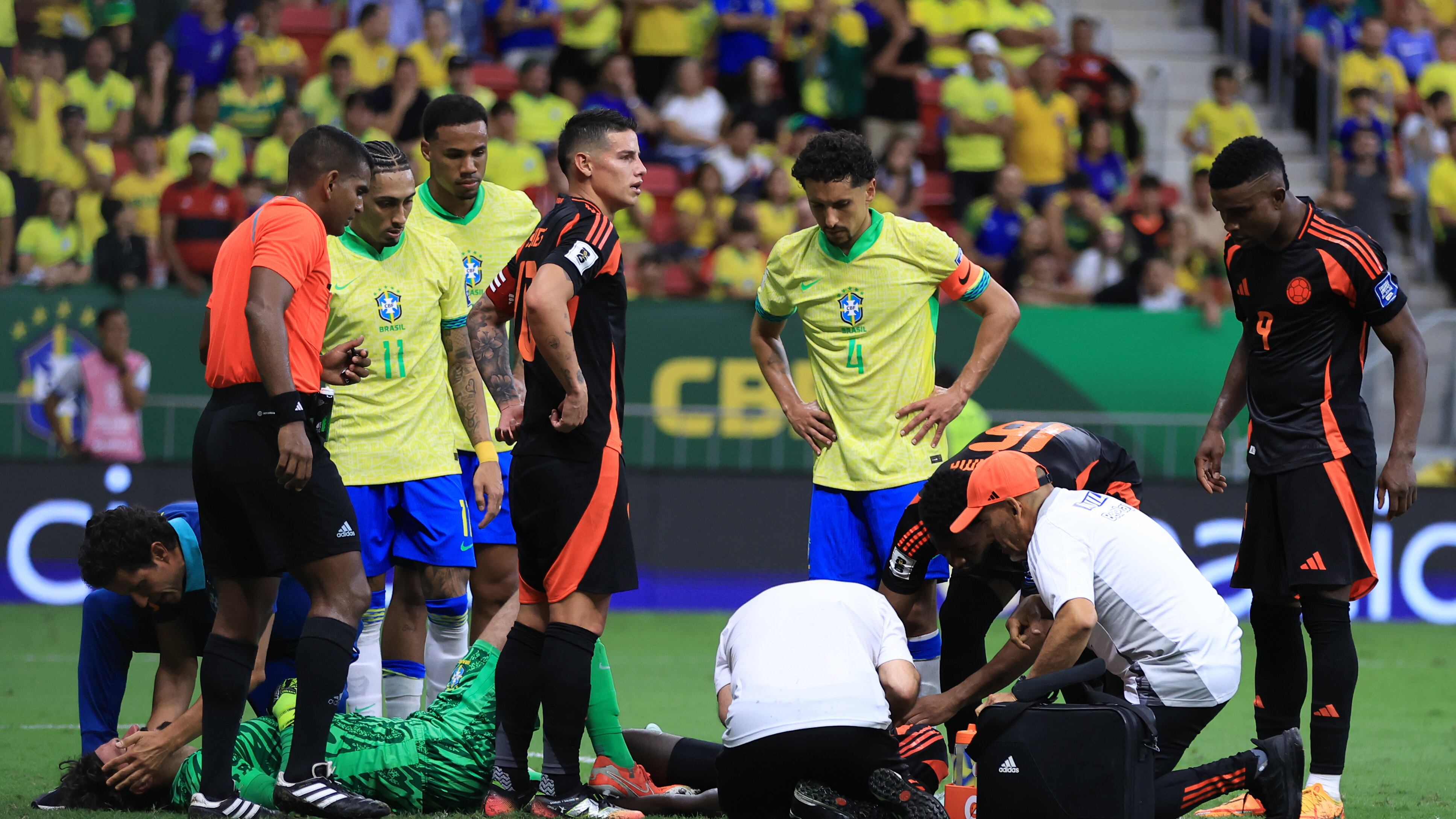 Alisson fue desconvocado de Brasil tras el choque con Dávinson Sánchez: Revelaron su estado de salud