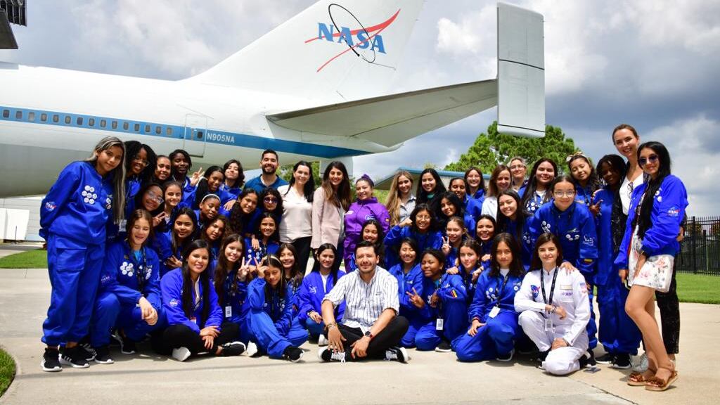 Más niñas de Colombia podrán viajar a conocer la NASA.